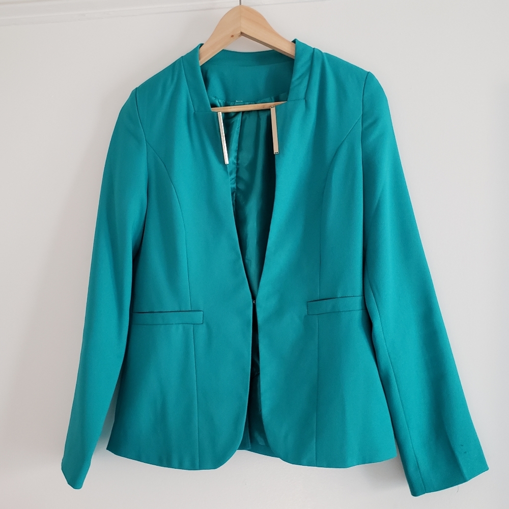 Basic Solid Hook Closure Pocket Decorated Blazer - image 1
